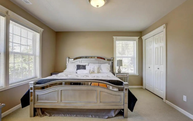 Westside Walkable-AC-3BR/2.5BA