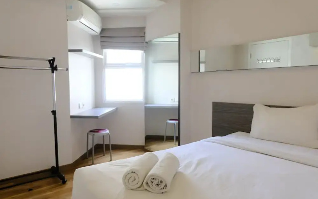 Homey 1Br At Apartment Parahyangan Residence