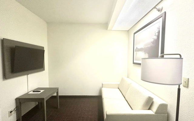 Ramada by Wyndham Columbia