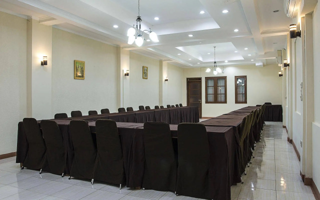 Lotus Hotel, Cafe & Meeting Place