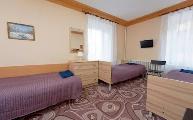 Mary Gold Hotel