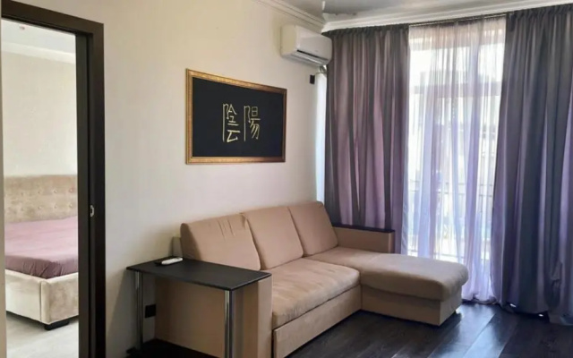 Guest House on Druzhby 1