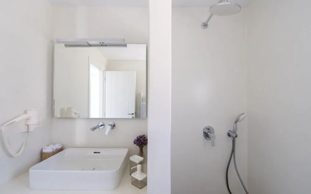 Kymo Luxury Suites