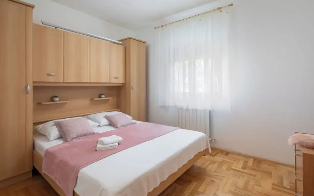 Sunshine Holiday Home