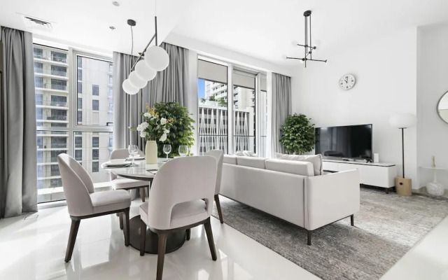 StoneTree - Luxurious 1 BR with Private Beach Access