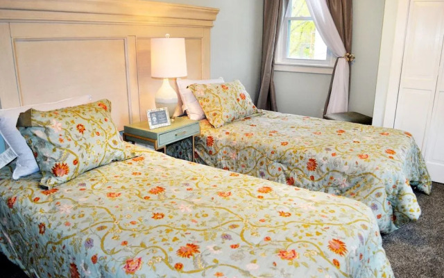 John Henry Bed & Breakfast
