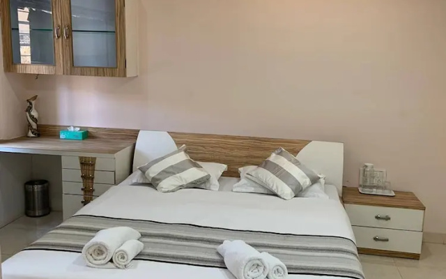 Comfortable Relaxing Stay In Bandra East
