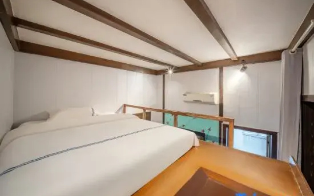 Qingya Courtyard · Sunny Villa · Designer Miaofeng Boutique Stay (Fenghuang Ancient Town)