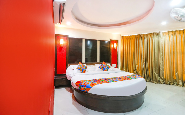 OYO 6648 Hotel Royal Residency