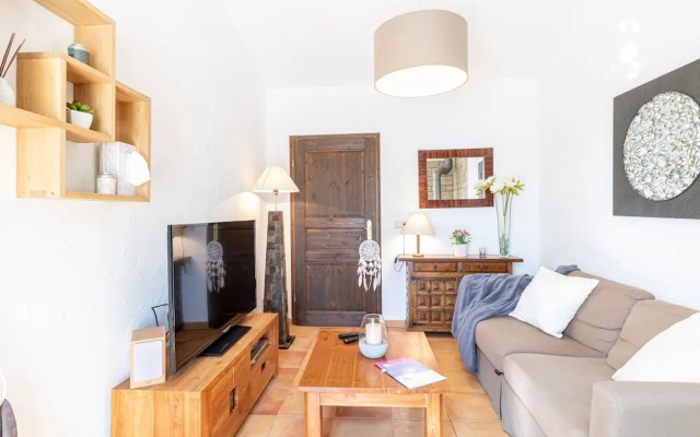 Charming Holiday Home in Empuriabrava With Pool