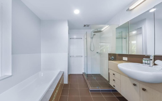 Summit Apartments Airlie Beach
