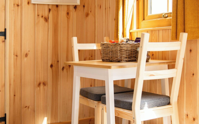 Head For the Hills Glamping - Skylark Shepherd's Hut