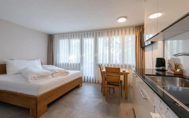 Noah Hotel