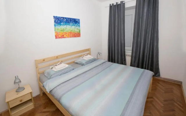 Downtown 3 Bedroom Apartment
