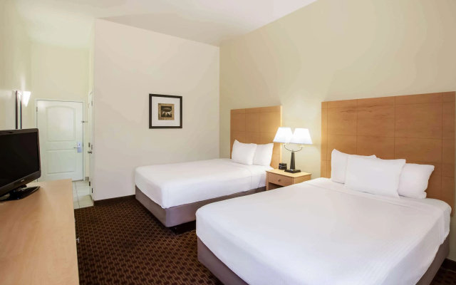 La Quinta Inn & Suites by Wyndham Odessa North