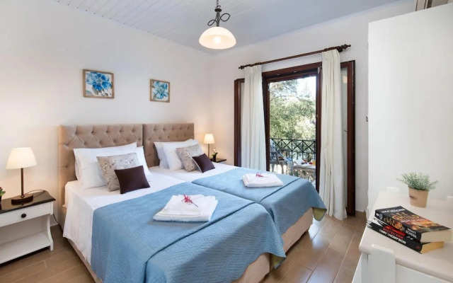 Aglaia Villa in Longos