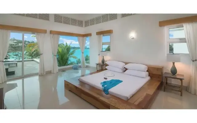 Crown Villas at Lifestyle — Villas Only | Mandatory All-Inclusive Paid at Resort