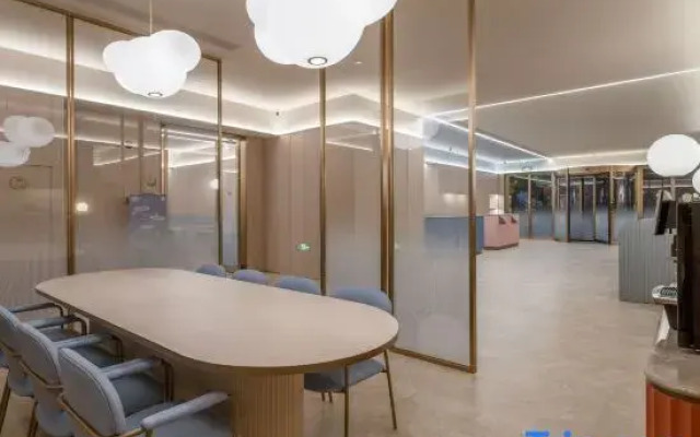 HanTing Hotel (Zhenjiang Dagang New District Xingfu Plaza)