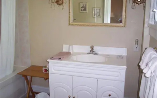Bernard Gray Hall Bed and Breakfast