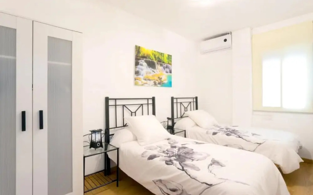 Apartment with 3 Bedrooms in Sevilla