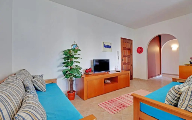 PRAIA DA ROCHA CENTRAL WITH POOL by HOMING