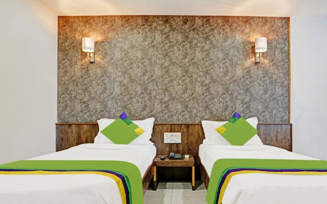 Treebo Varsha Palace
