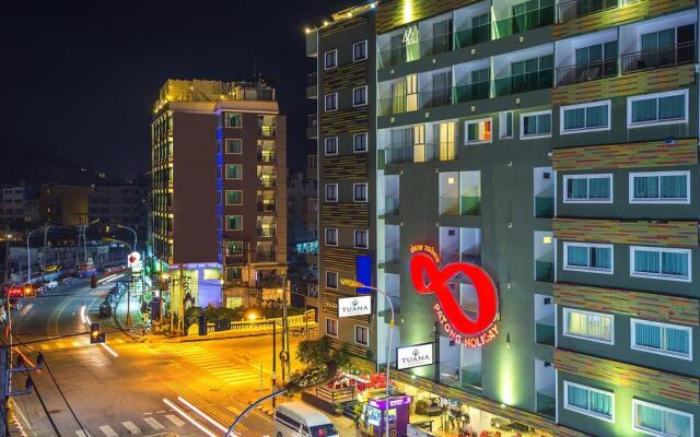 Tuana Patong Holiday Hotel вид на фасад