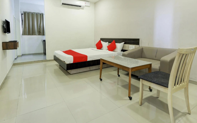 OYO 74642 Hotel Rajmandir