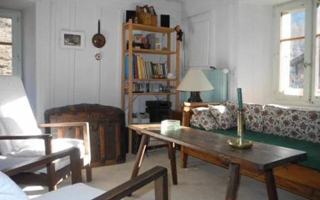 Maison aux Volets Verts