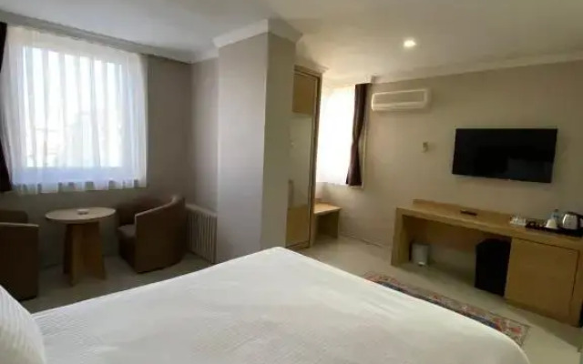 Üç Yıldız Hotel
