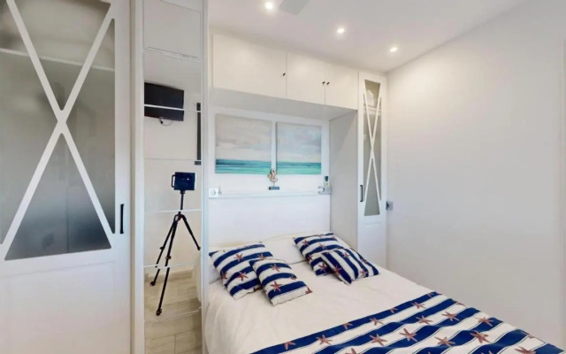 Sun-Ray Apartment
