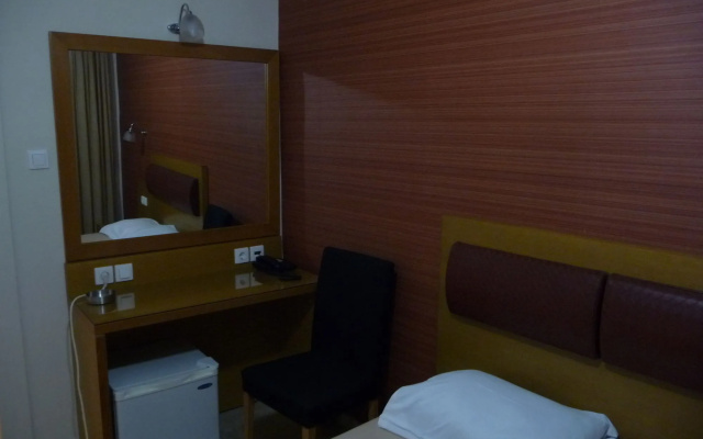 Hotel Flisvos