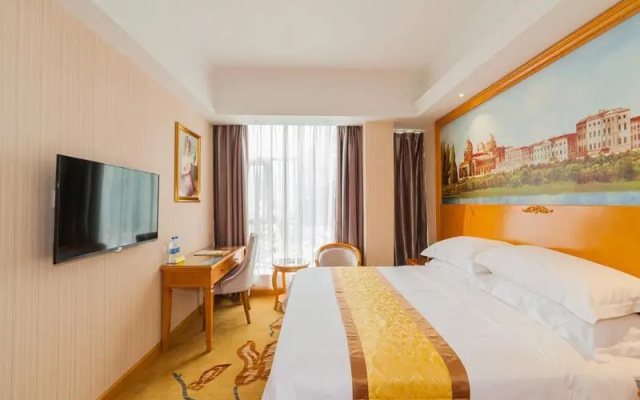 Vienna 3 Best Hotel (Fuzhou Ziyang Metro Station)