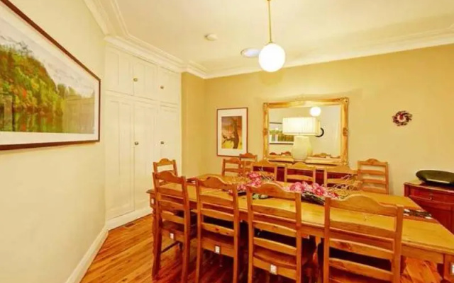 Woodford Of Leura Bed & Breakfast