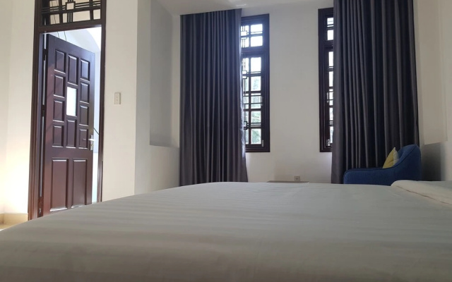 Elly Apartment