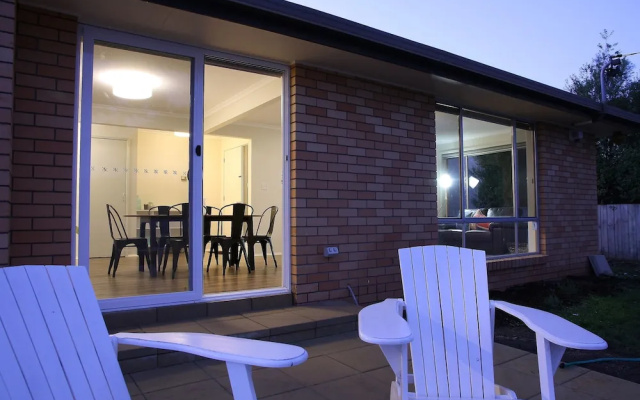 Waterfront Holiday Home - Esplanade 54