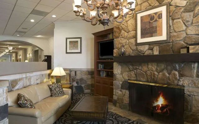Ramada Greensburg Hotel And Conference Center
