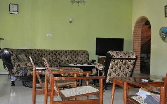 Royal Tourist Lodge