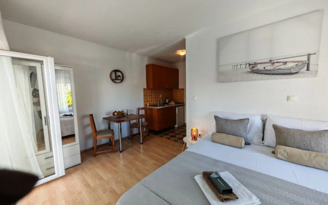 Apartments Blazenka