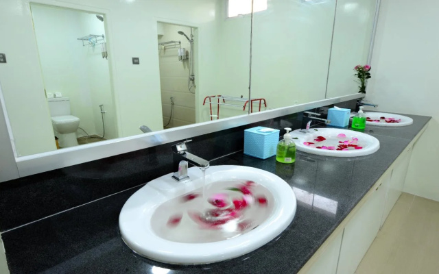 Backpacker Hostel - Adults Only