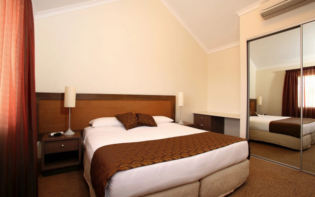 Mantra Geraldton