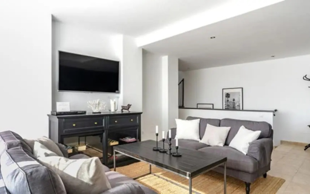 Apartment - 3 Bedrooms with Pool and WiFi - 107694