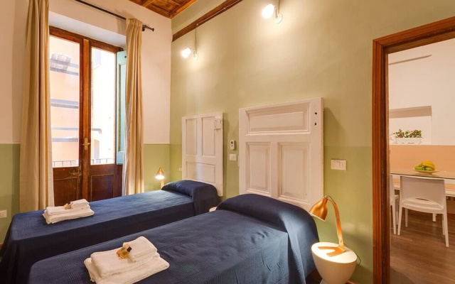Rome Accommodation - Baullari III