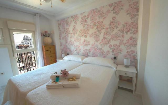 Las Damas Premium 23F Beach Front - Pool & Parking