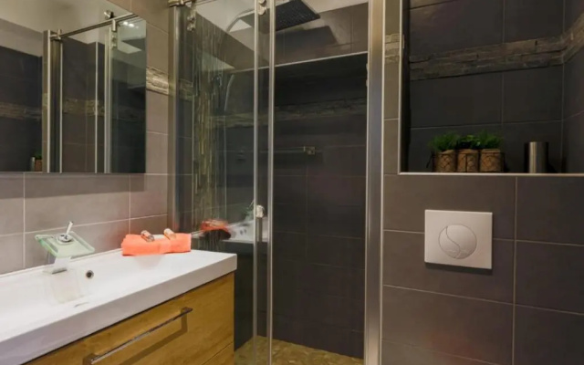 SUEDE 2 AP4208 By Riviera Holiday Homes