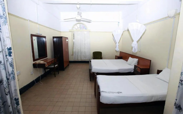 New Palm Tree Hotel