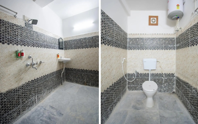 Super Oyo Flagship Prafulla Devi Guest House Near Rajarhat