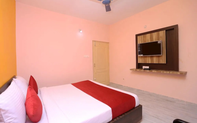 OYO 9842 Hotel Shibani & Suhani