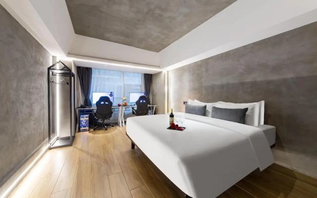 Manting Fashion Hotel (Yueyang Tower Scenic Area Branch)