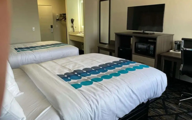 Econo Lodge Blackwell I 35